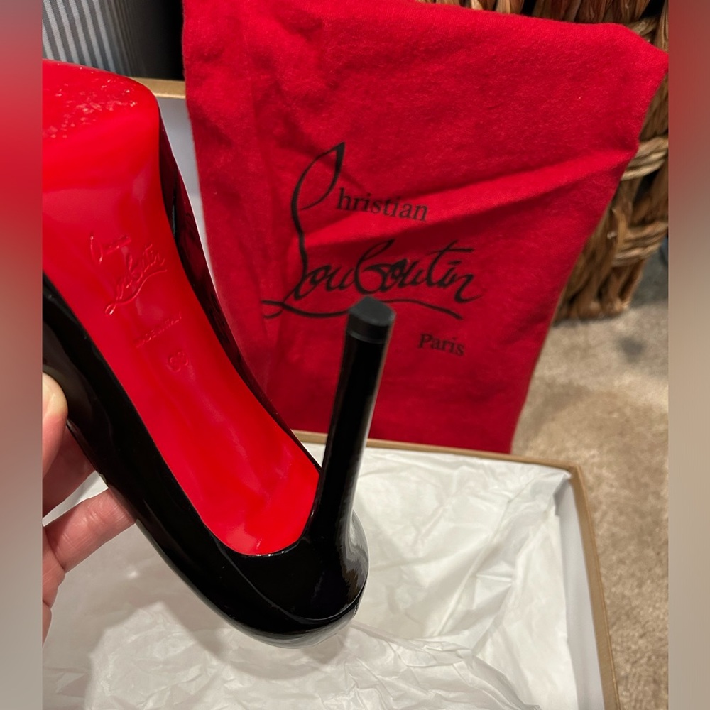 Christian Louboutin So Kate. Size 8. Black, 4inch high. Used once - Picture 7 of 8